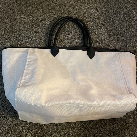 Victoria’s Secret bag - Picture 6 of 12